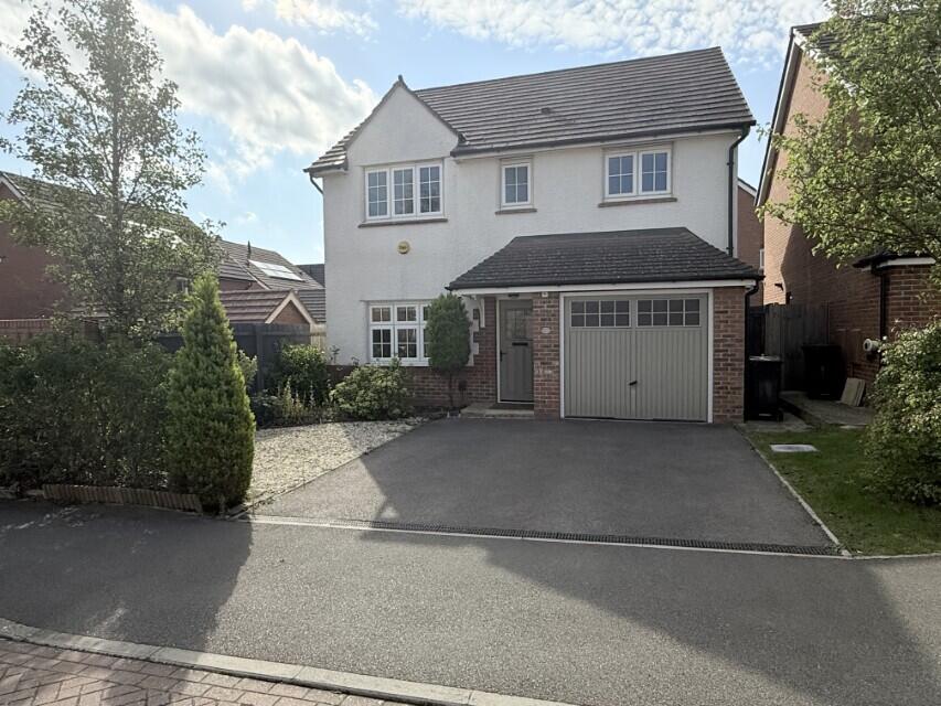Main image of property: Messenger Road, Woodley, Reading, Berkshire, RG5