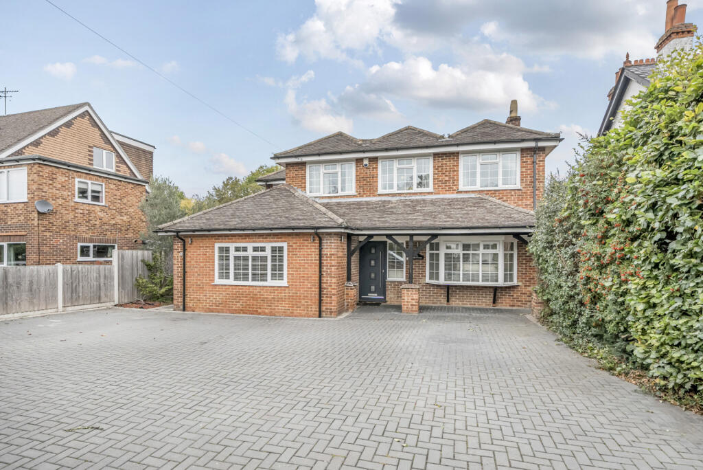 Main image of property: Reading Road, Woodley, Reading, Berkshire, RG5