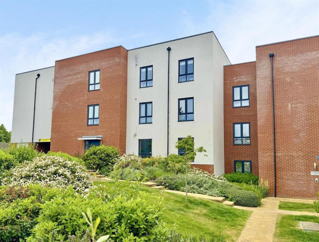 Main image of property: Brooklands Road, Bexhill-On-Sea TN39 4FR