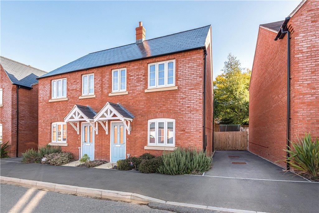 3 bedroom semidetached house for sale in Saxon Way, Towcester