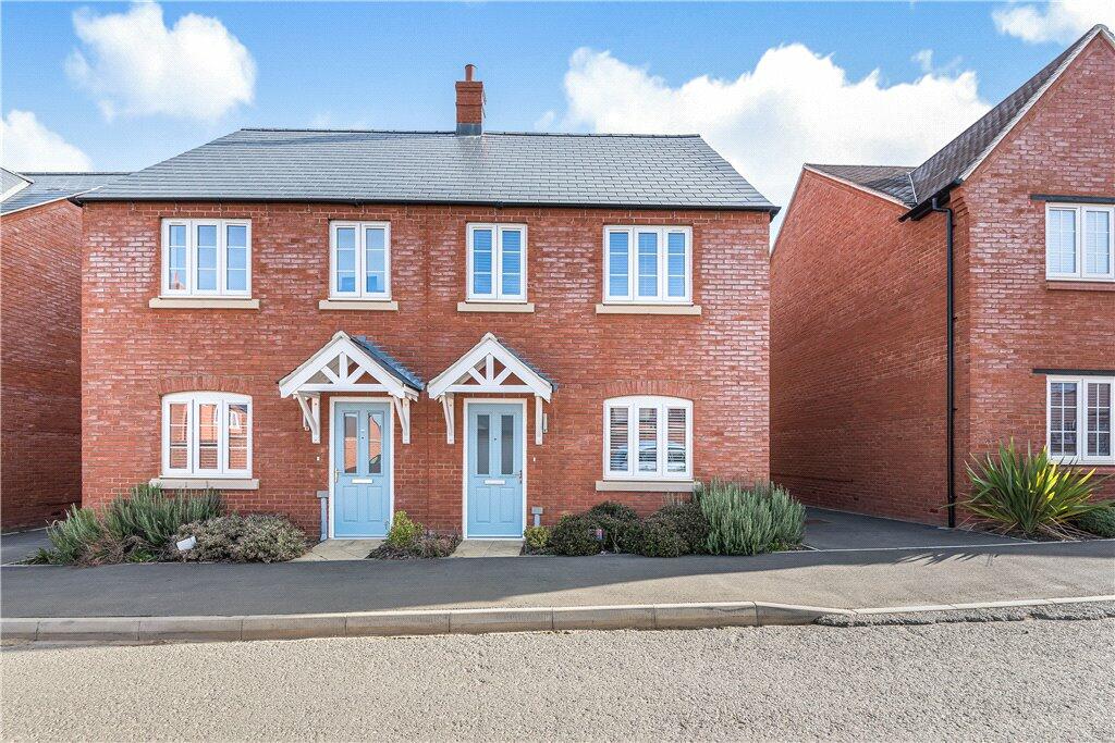 3 bedroom semidetached house for sale in Saxon Way, Towcester