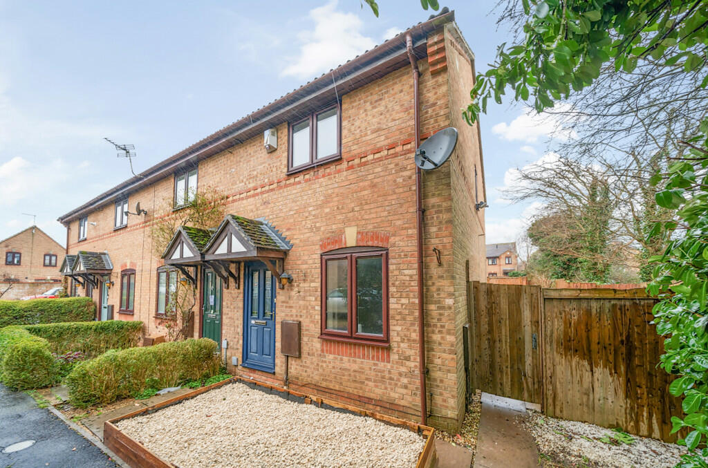 2 bedroom end of terrace house for sale in Docklewell Close, Towcester