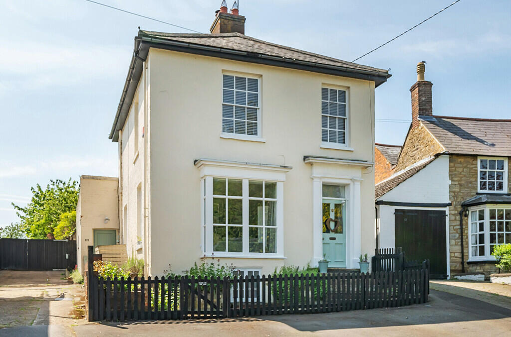 3 bedroom detached house for sale in Moorend Road, Yardley Gobion