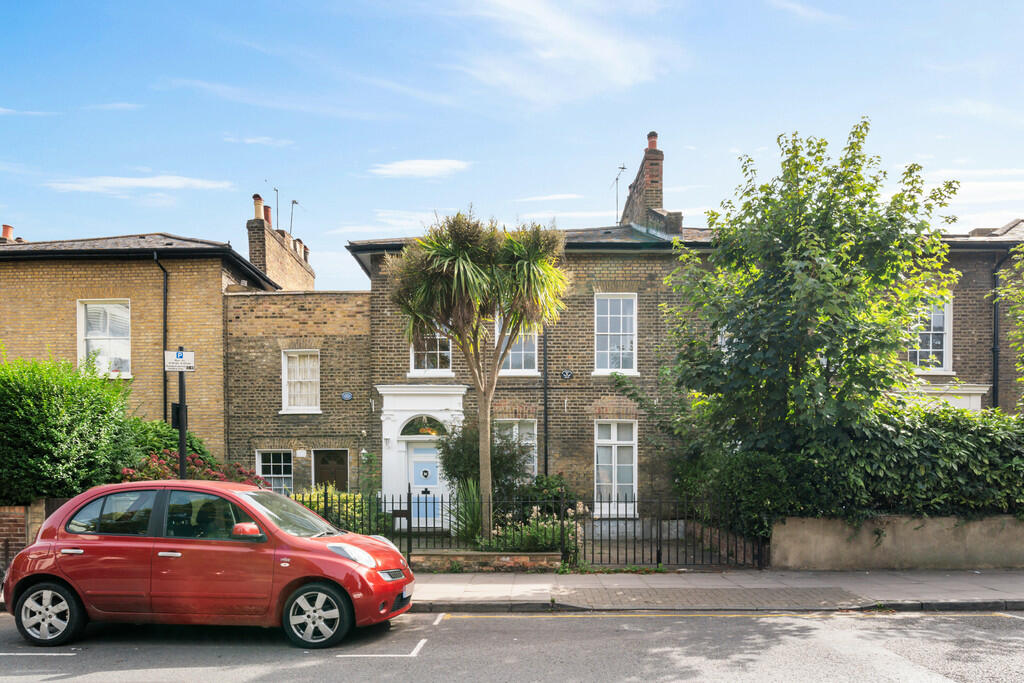 4 bedroom terraced house for sale in Tufnell Park Road, N7 0PG, N7