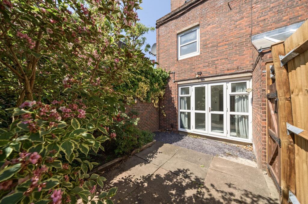 Main image of property: Mowatt Close, London, N19