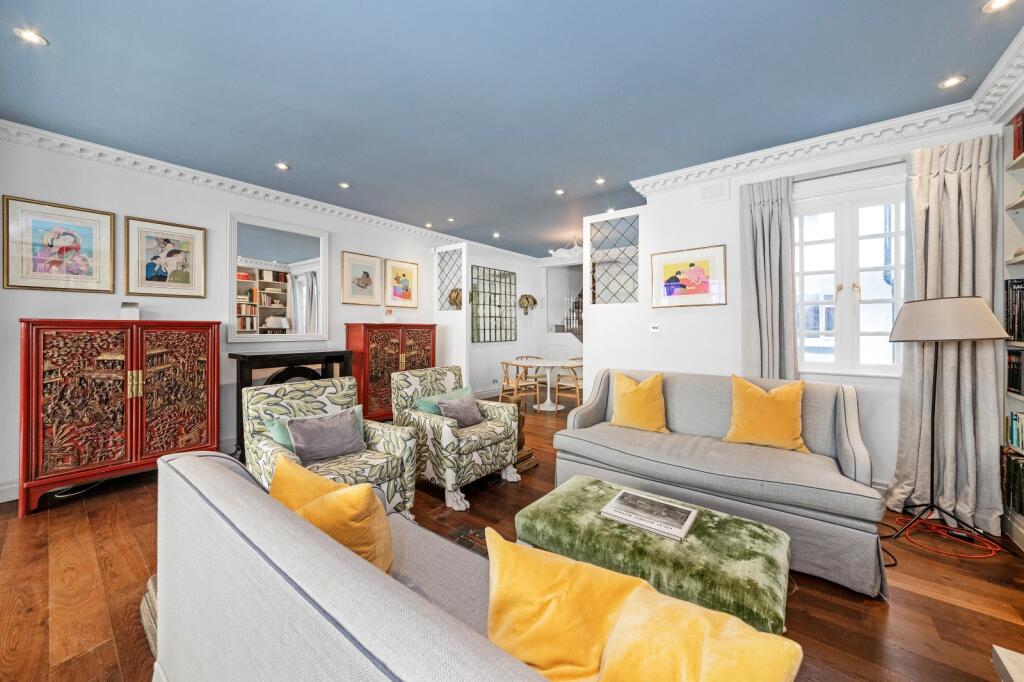 Main image of property: Queen's Gate Mews, South Kensington, London, SW7