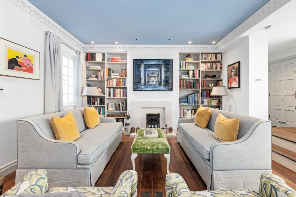 Main image of property: Queen's Gate Mews, South Kensington, London, SW7