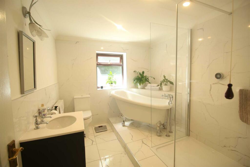 2 bedroom detached bungalow for sale in Woodland, Auckland, DL13