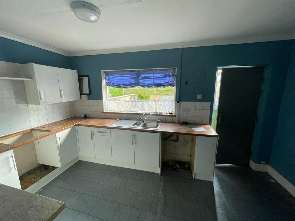 2 bedroom house for sale in New Row, Eldon, Auckland, DL14