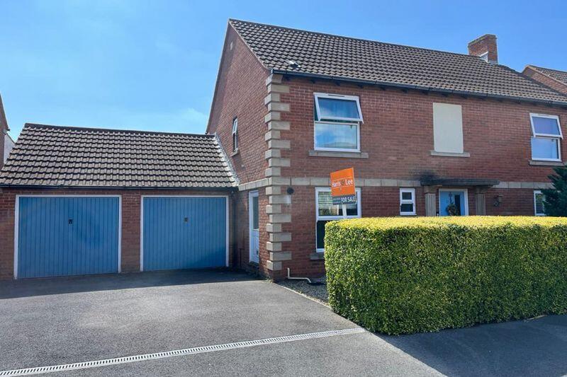 4 bedroom detached house for sale in Longridge Way, WestonSuperMare
