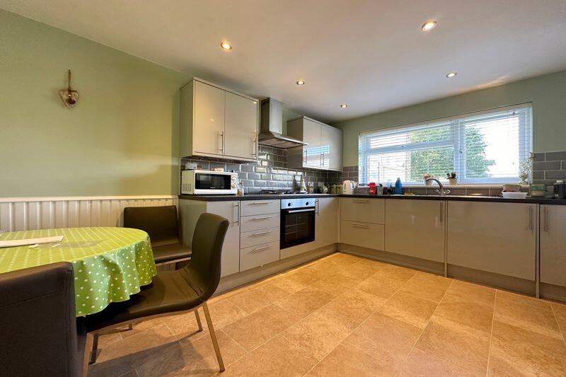 Additional property image - Dartmouth Close, Worle - NO CHAIN
