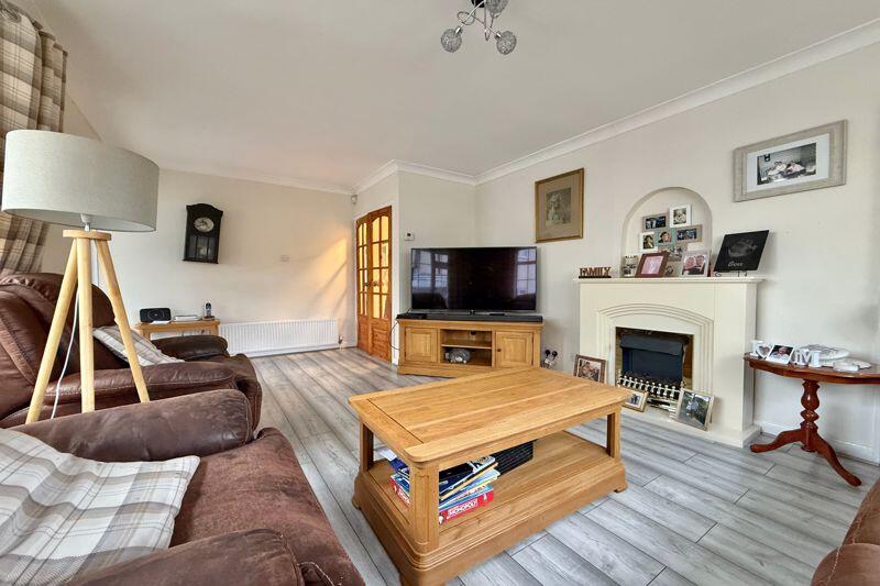 Additional property image - Cherrywood Road, Worle - 3 DOUBLE BEDROOMS