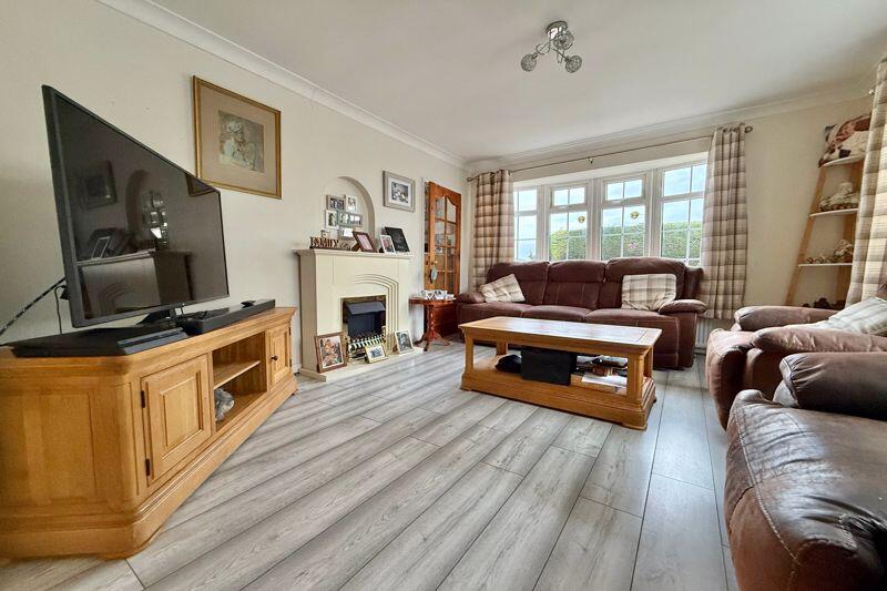 Additional property image - Cherrywood Road, Worle - 3 DOUBLE BEDROOMS