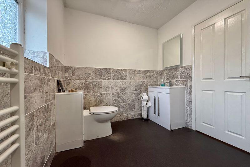 Additional property image - Cherrywood Road, Worle - 3 DOUBLE BEDROOMS