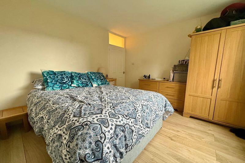 Additional property image - Cherrywood Road, Worle - 3 DOUBLE BEDROOMS