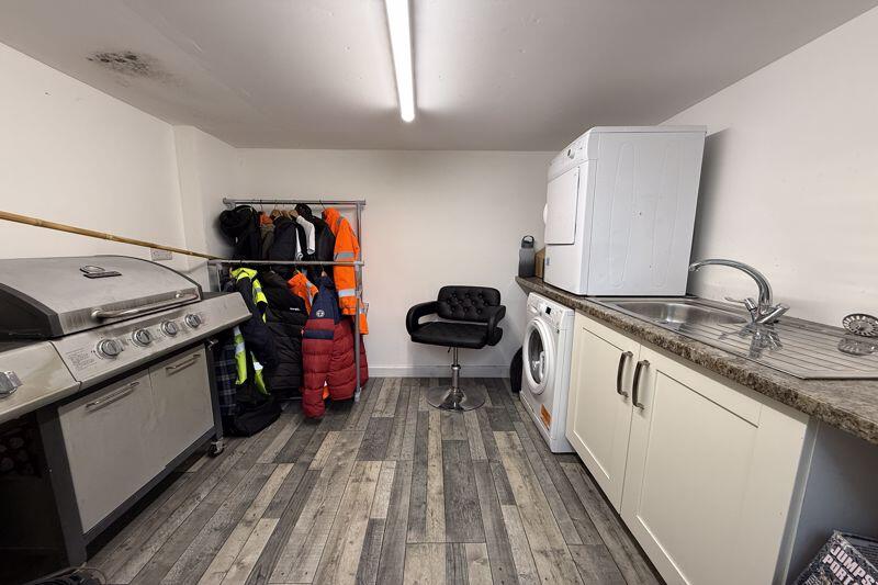 Additional property image - Cherrywood Road, Worle - 3 DOUBLE BEDROOMS