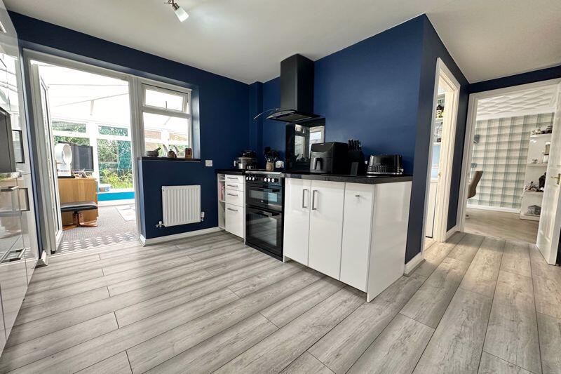 Additional property image - The Cornfields, Wick St Lawrence - LOVELY POSITION