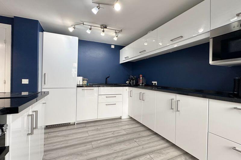 Additional property image - The Cornfields, Wick St Lawrence - LOVELY POSITION