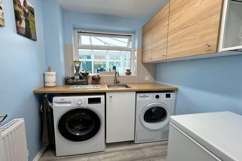 Additional property image - The Cornfields, Wick St Lawrence - LOVELY POSITION