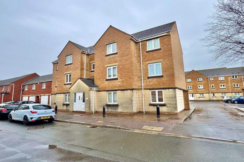 Main image of property: Macfarlane Chase, Weston-Super-Mare - Spacious Ground Floor Flat