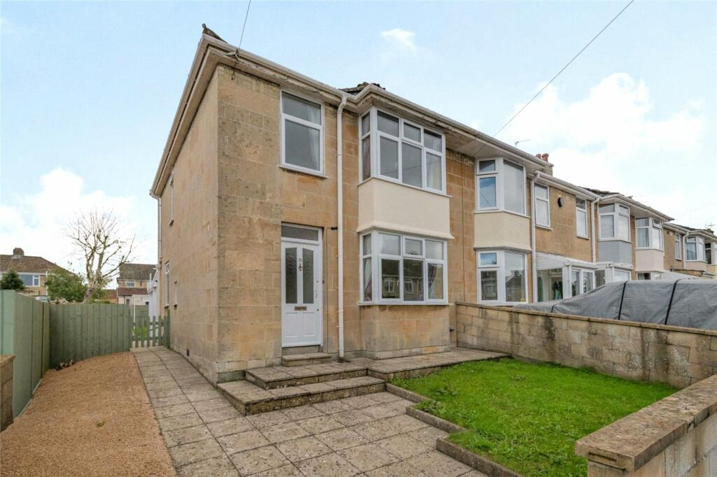 3 bedroom end of terrace house for sale in Bloomfield Drive, Bath, BA2