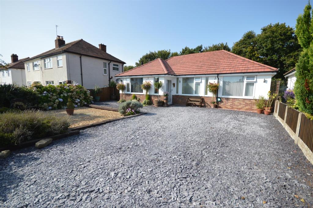 3 bedroom detached bungalow for sale in Bendee Road, Little Neston