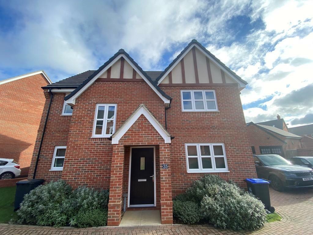 4 bedroom detached house for rent in Glebe Road, Boughton, Northampton, NN2