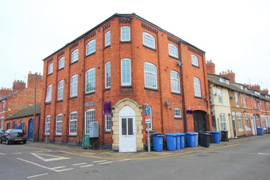 1 bedroom flat for rent in Havelock Street, Kettering, Northamptonshire, NN16