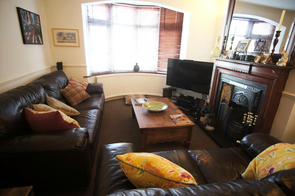 Main image of property: Wellsprings Road - Student Let