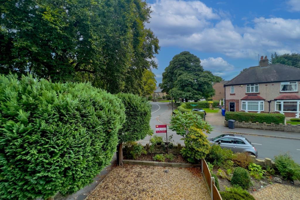 3 bedroom semidetached house for sale in James Andrew Crescent