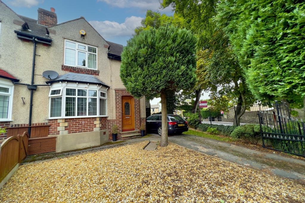 3 bedroom semidetached house for sale in James Andrew Crescent