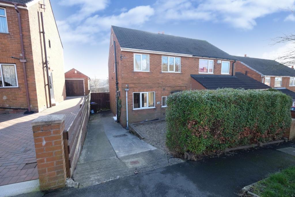 3 bedroom semidetached house for sale in Newfield Green Road