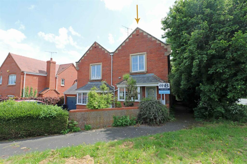 2 bedroom semidetached house for sale in Sandfield Lane, Newbold On