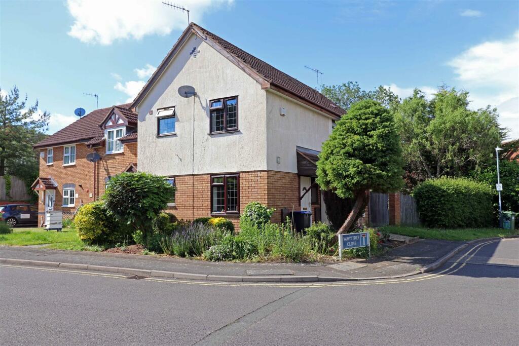 Main image of property: Wavytree Close, Warwick