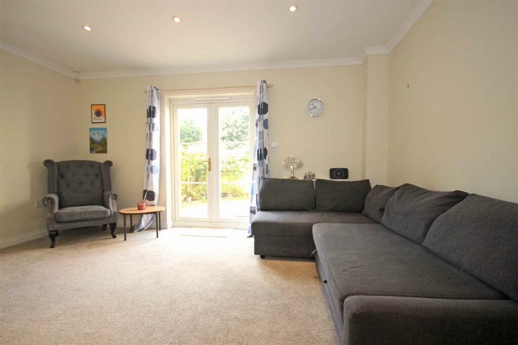 Additional property image - Campriano Drive, Warwick