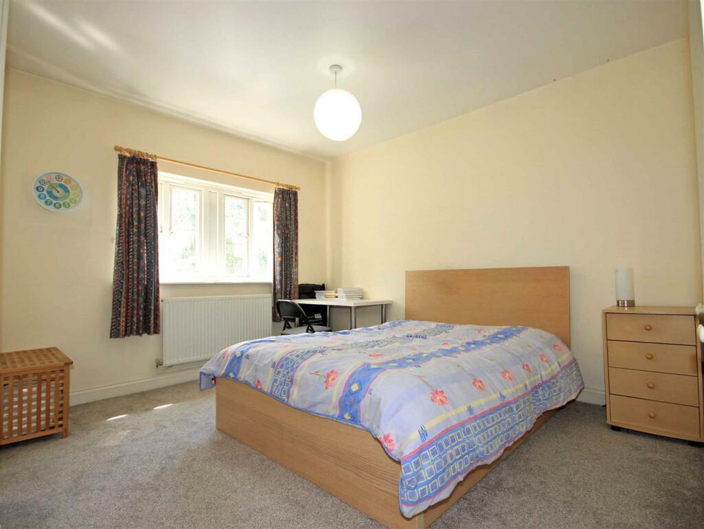 Additional property image - Campriano Drive, Warwick