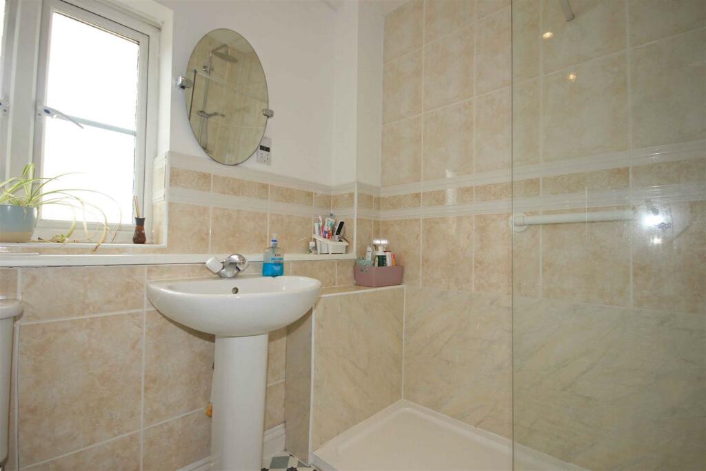 Additional property image - Campriano Drive, Warwick