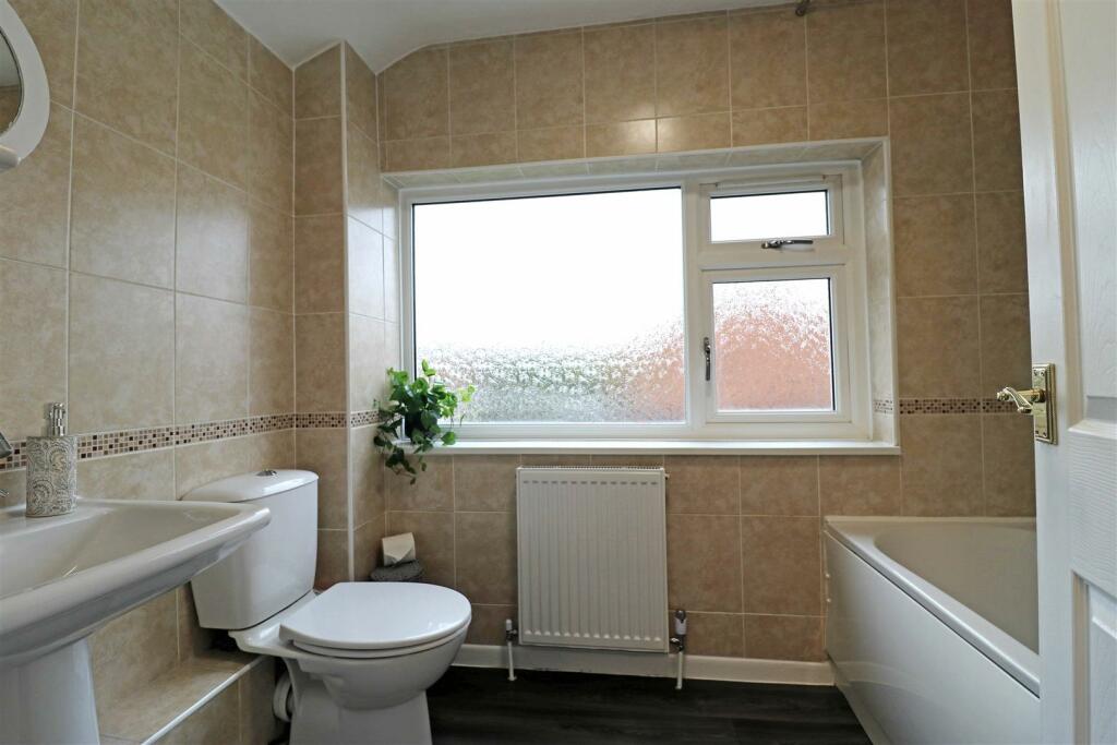 Additional property image - Sycamore Grove, Warwick