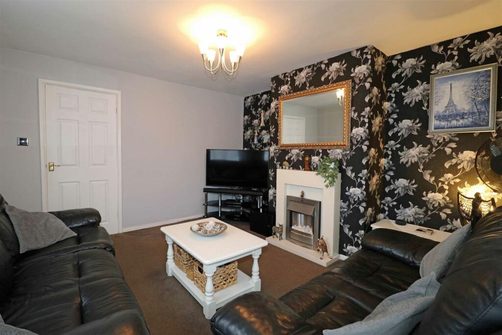 Additional property image - Sycamore Grove, Warwick