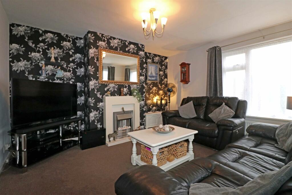 Additional property image - Sycamore Grove, Warwick