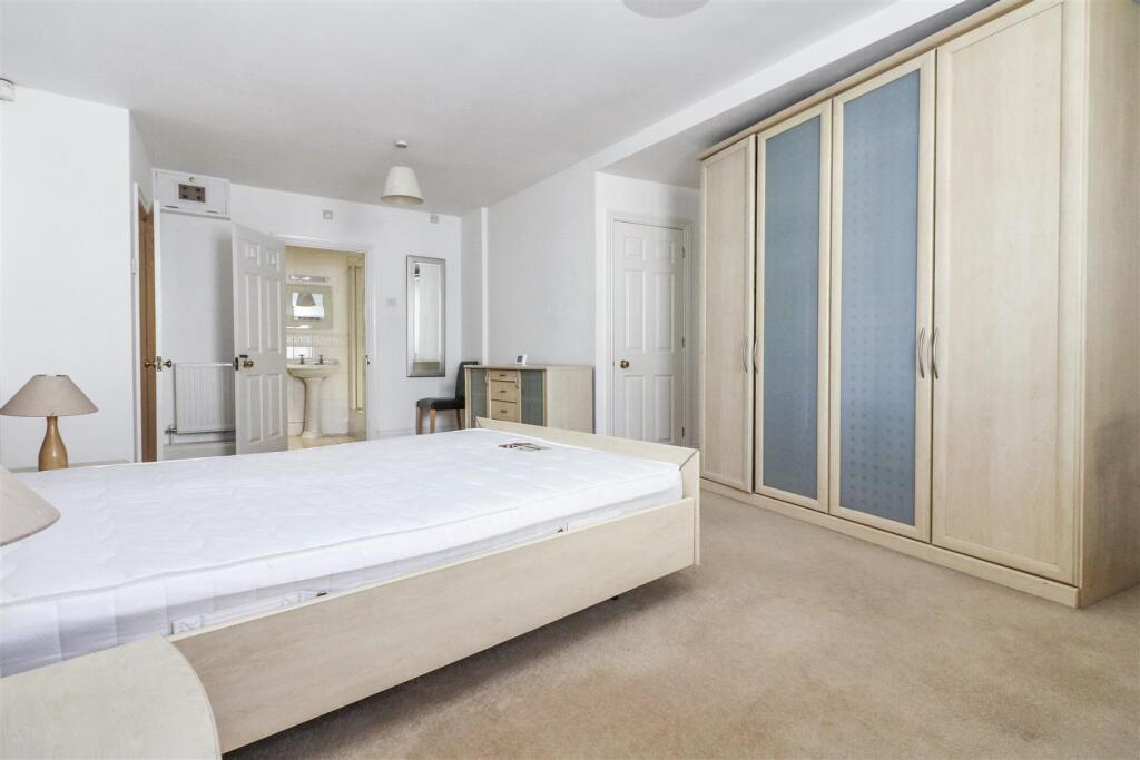 Additional property image - Neville Court, Jury Street, Warwick