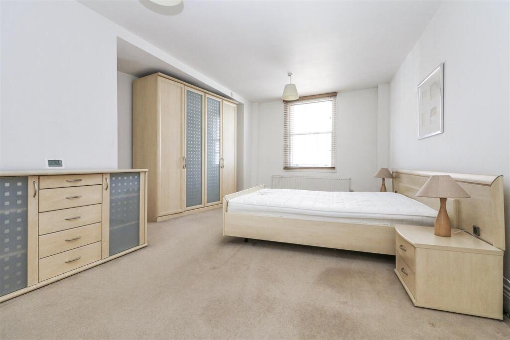 Additional property image - Neville Court, Jury Street, Warwick