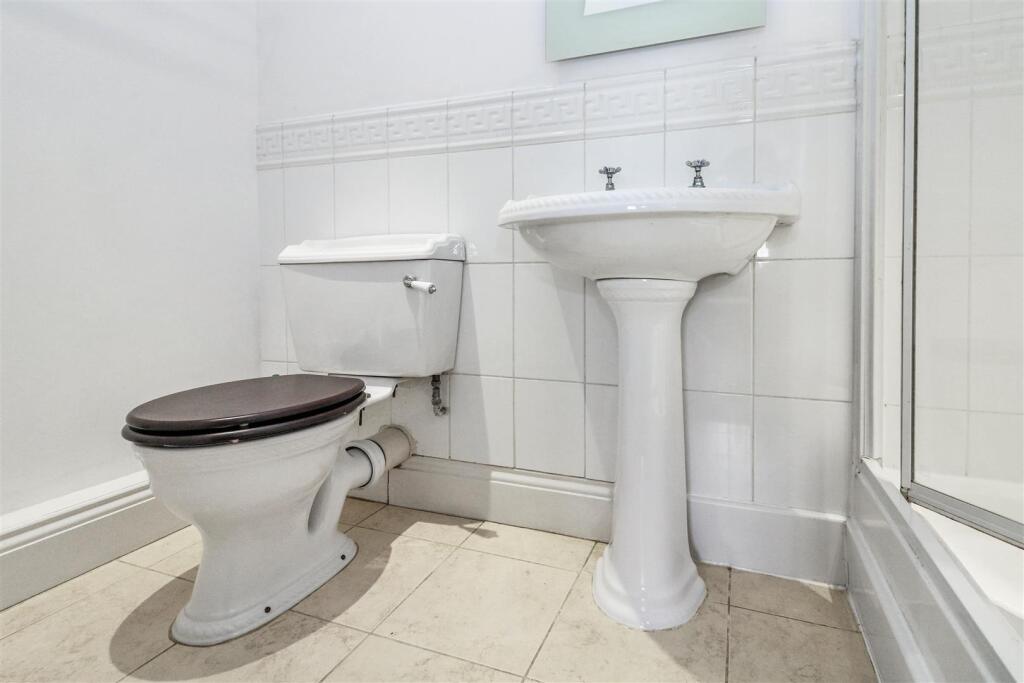 Additional property image - Neville Court, Jury Street, Warwick