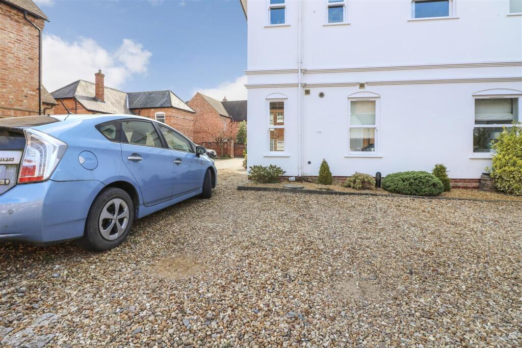 Additional property image - Neville Court, Jury Street, Warwick