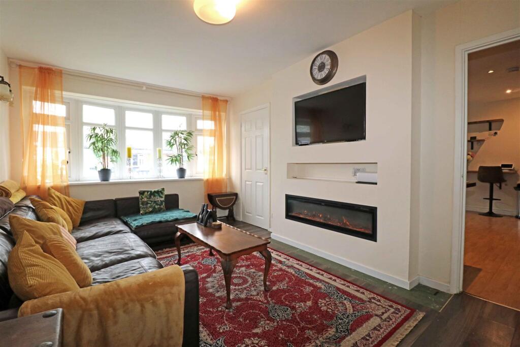 Additional property image - Woodloes Park, Warwick