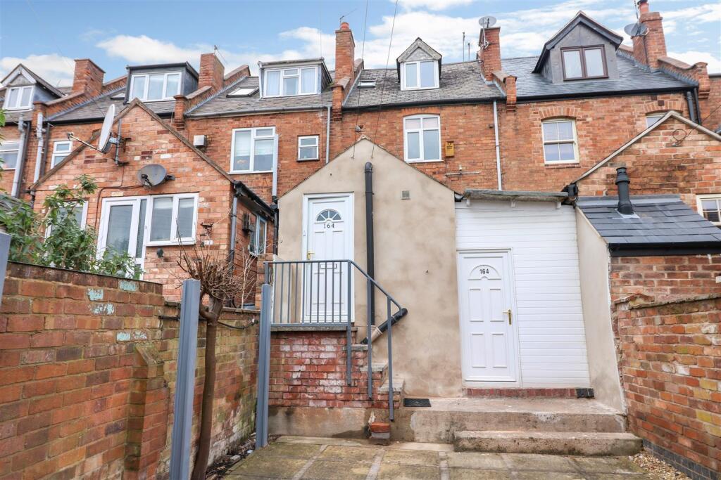 Main image of property: Emscote Road, Warwick