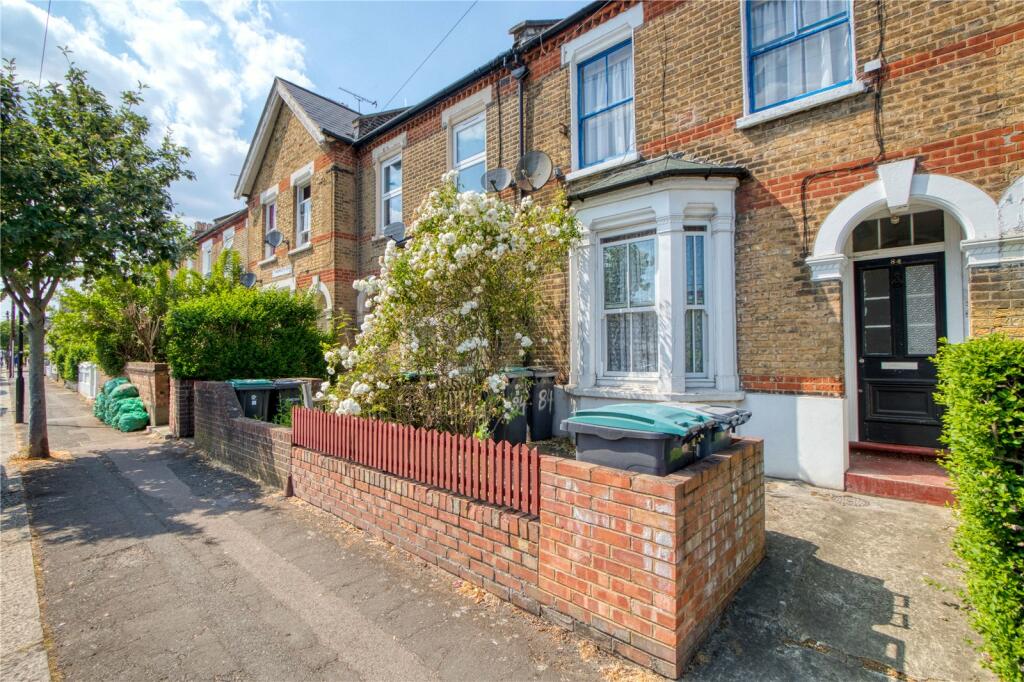 2 bedroom apartment for sale in Tynemouth Road, London, N15