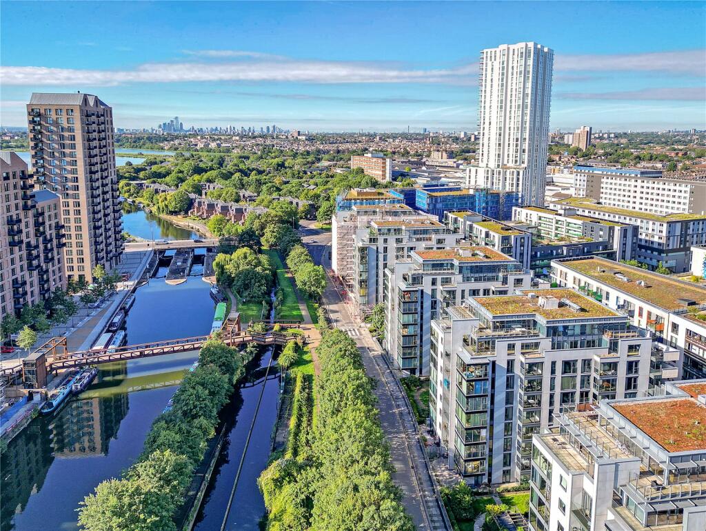 2 bedroom apartment for sale in Egret Heights, Waterside Way, London, N17