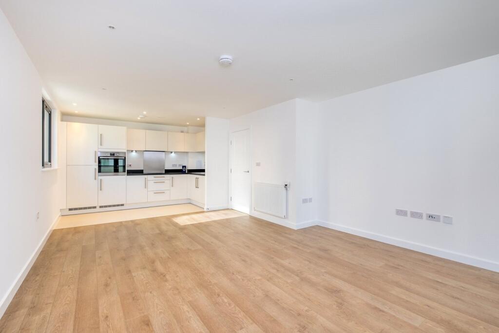 Main image of property: Egret Heights, Waterside Way, London, N17