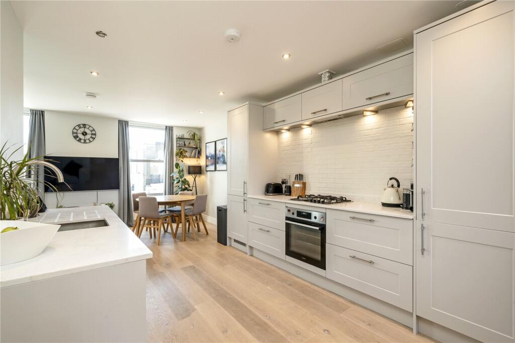 2 Bedroom Apartment For Rent In Finborough Road, London, Sw10